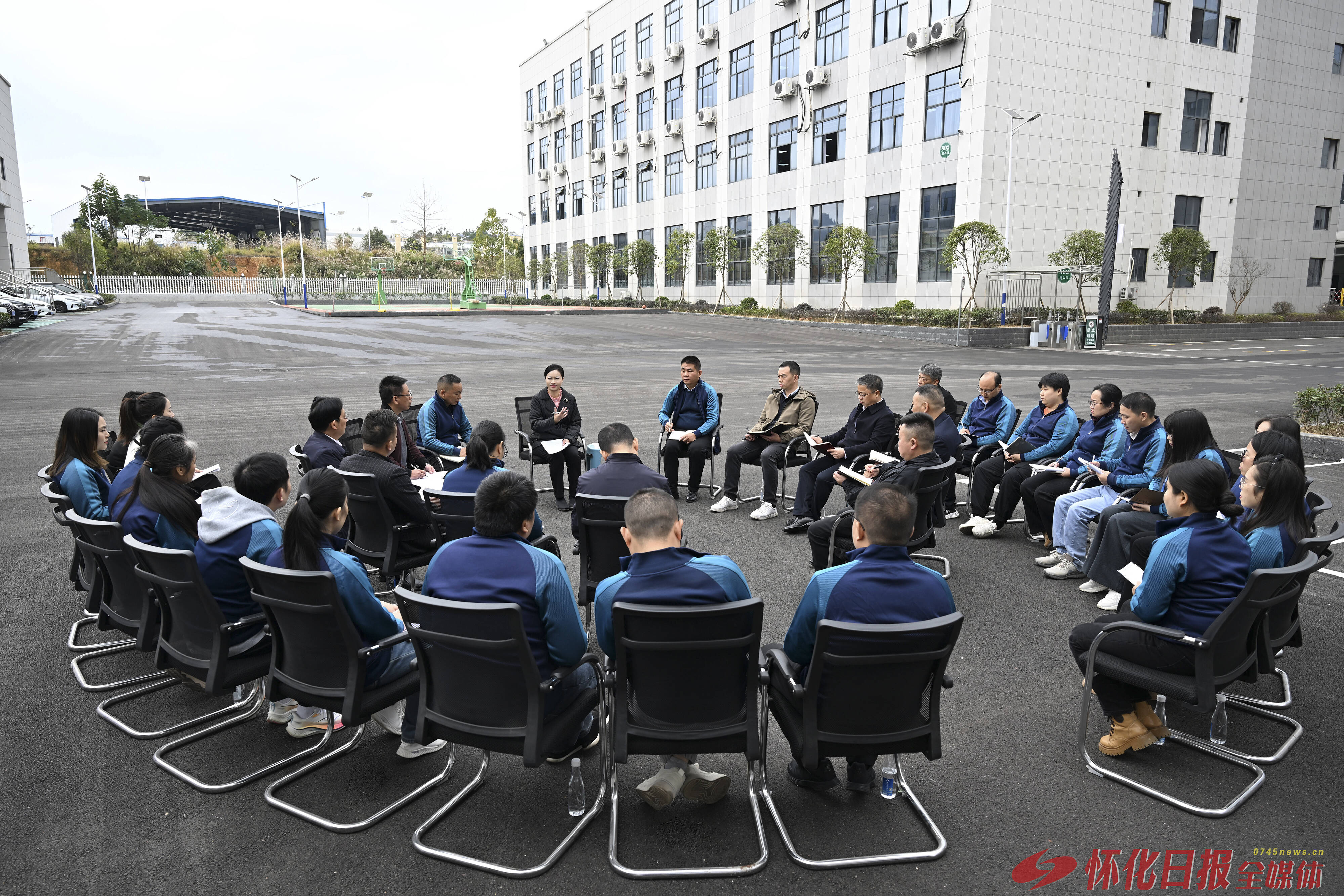 ​韦朝晖在辰溪宣讲党的二十届四中全会精神并调研