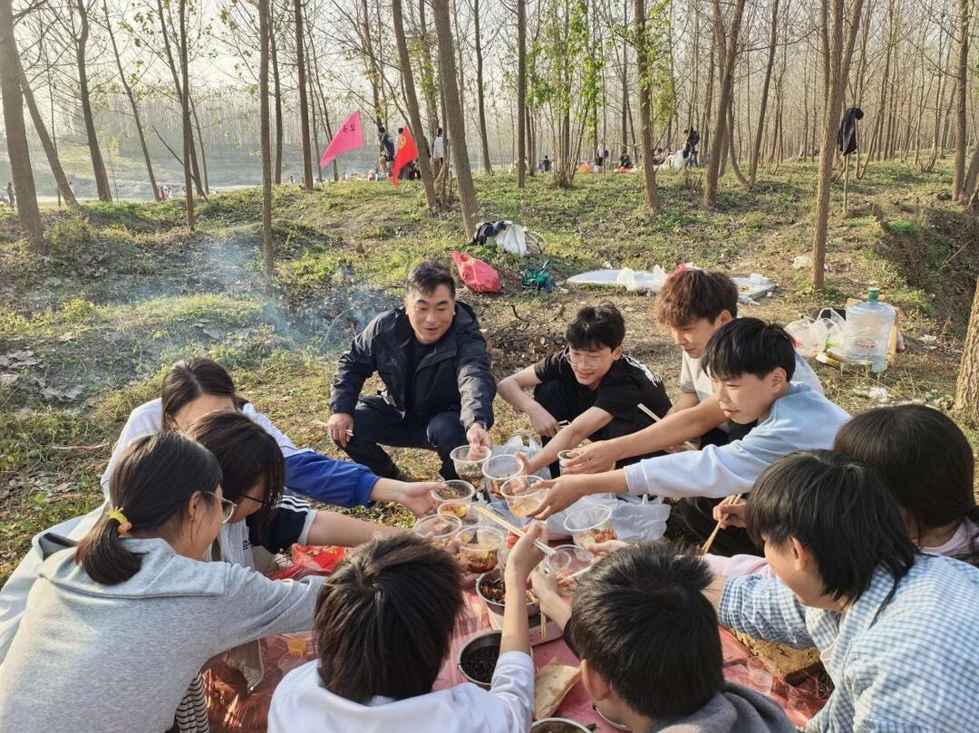 华容县鲇市中学：炊烟袅袅燃青春，劳动育人润心田