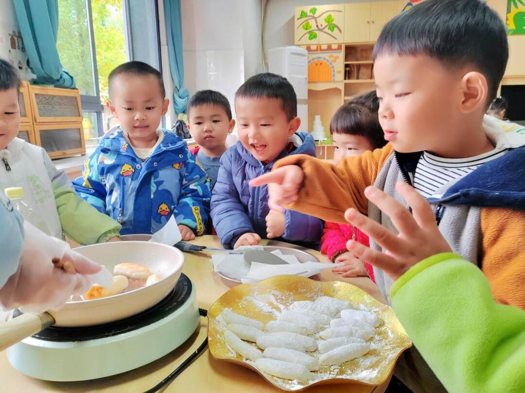 小雪至 糍粑香——怀化市鹤城区第二幼儿园立春一班开展小雪节气活动
