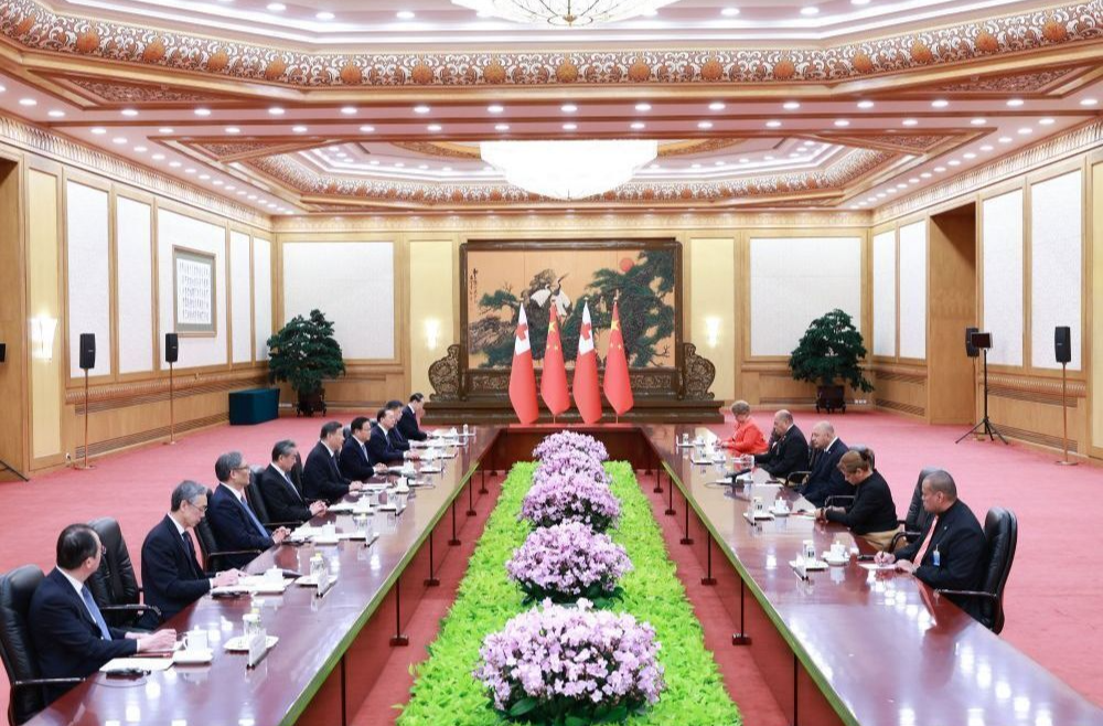习近平会见汤加国王：坚定站在一起 赓续传统友谊 加强团结合作