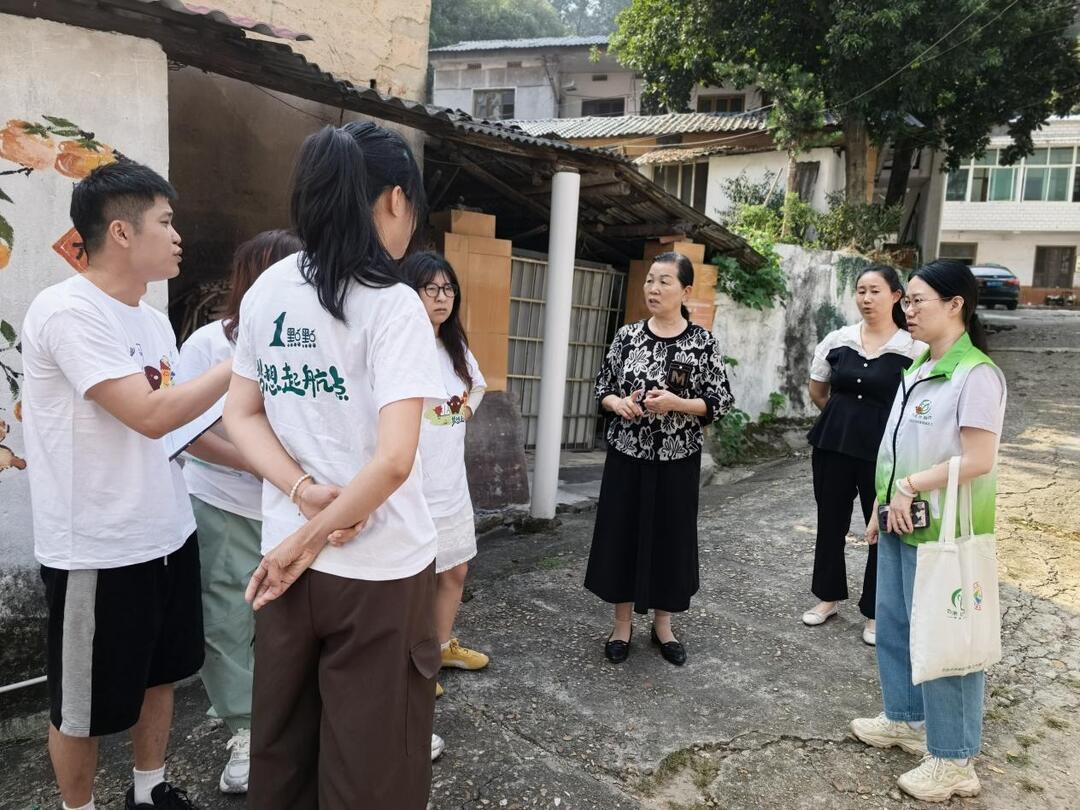 洪山街道社工站“探访+赋能”低保特殊家庭支持服务路径探索