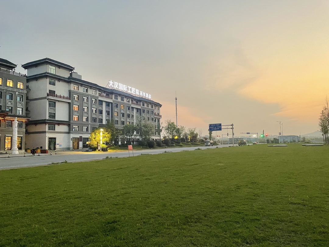 住进主题酒店，让成长与红叶巧妙相遇