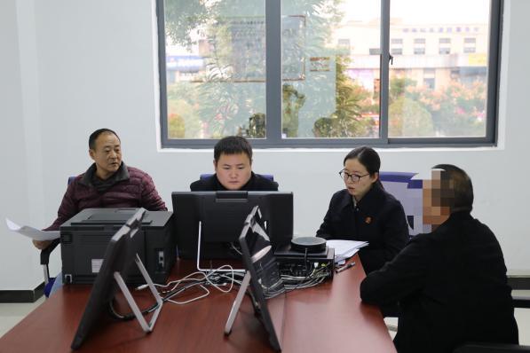 凤凰法院携手人大代表调解涉企纠纷，为营商环境注入法治暖流