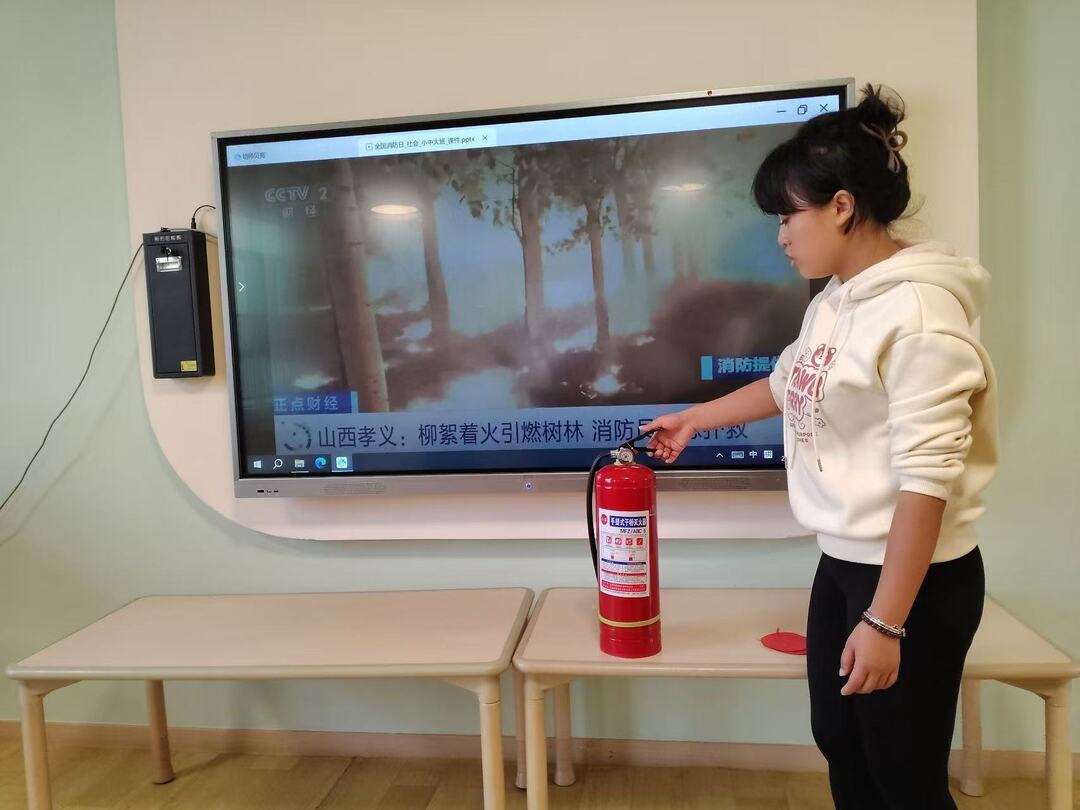 澧县锦绣芙蓉幼儿园开展“安全用电用火”主题活动