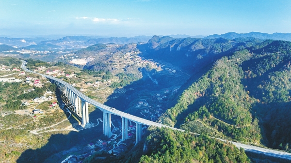 新化县温塘镇探索“交通+农文旅”融合模式|湖南日报·图片新闻