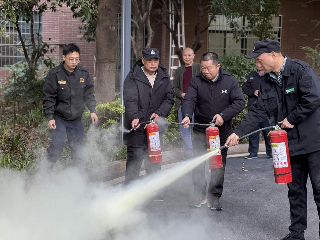 消防知识进万家，共筑平安“防火墙”