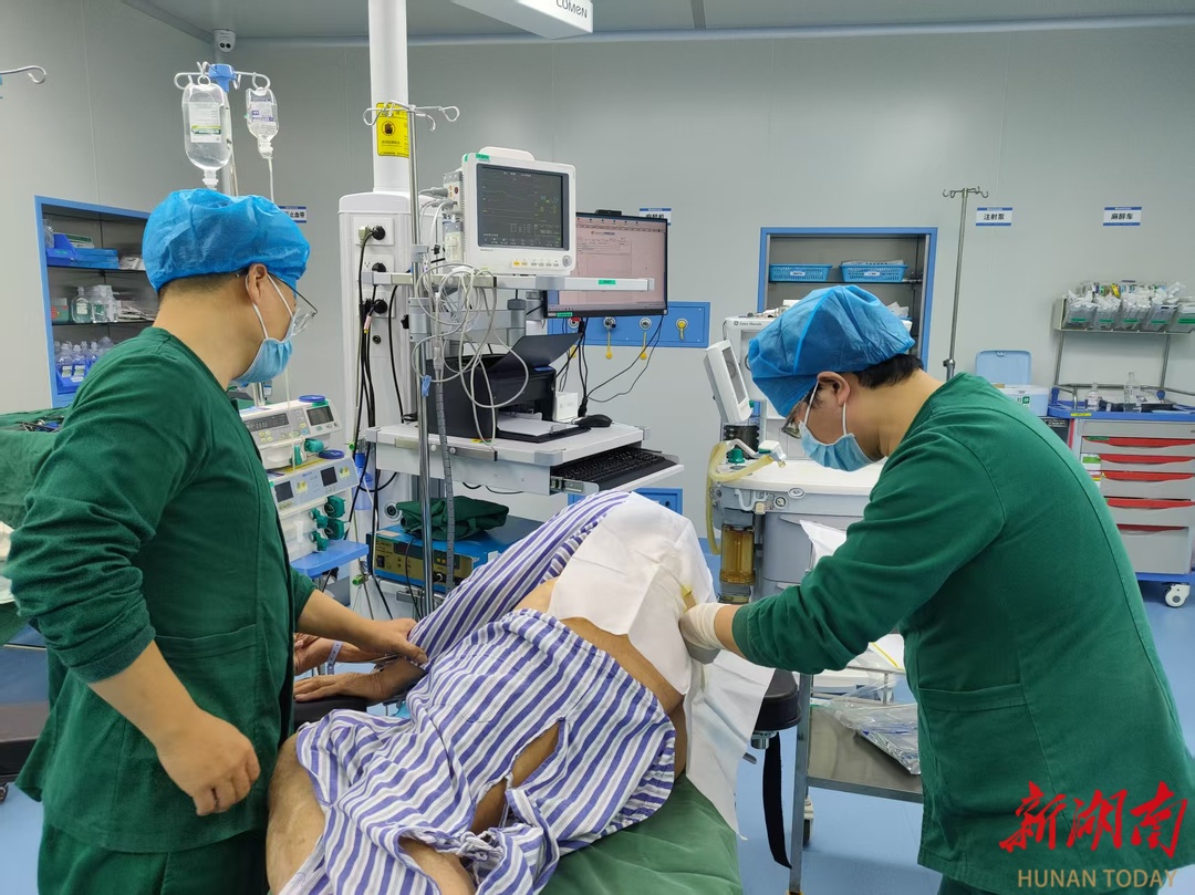 百岁老人重启行走之路——湖南师范大学附属湘东医院多学科协作成功实施人工股骨头置换术