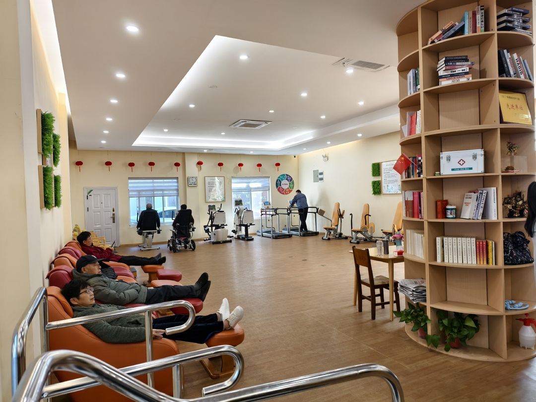 物业善治 文明安居 ②｜探索“全龄友好”，老旧社区焕发生机