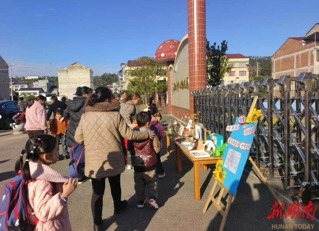 石门雁池乡中心幼儿园：哇！幼儿园变身科学工坊