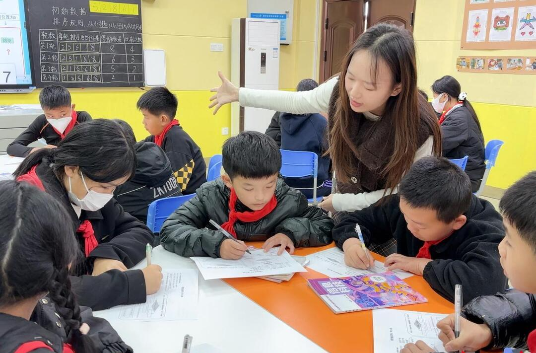 立足新课标，赋能新课堂