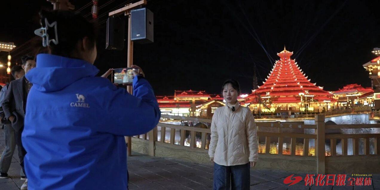 20余名村播达人榆树湾显身手 直播助农焕发消费新活力
