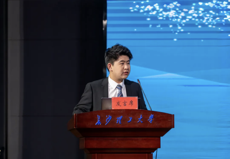 年度十佳、保研南开，他因热爱收获“译”路繁花！