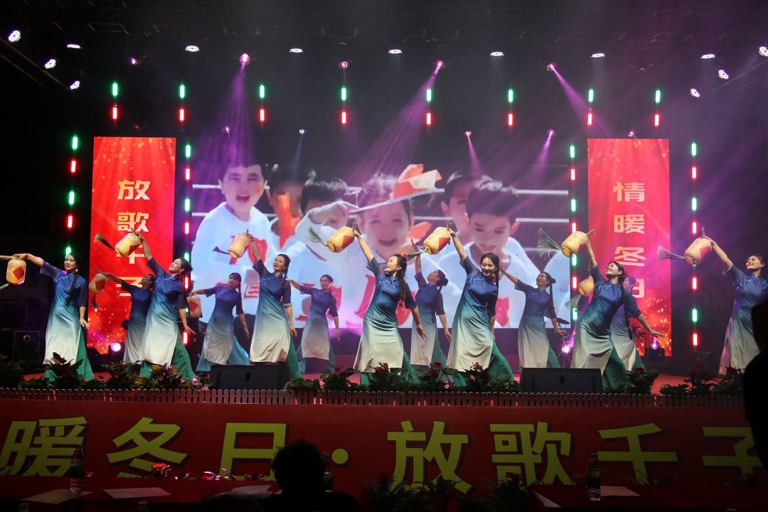 百姓当主角！邵东冬季村晚唱响乡村振兴合奏曲  