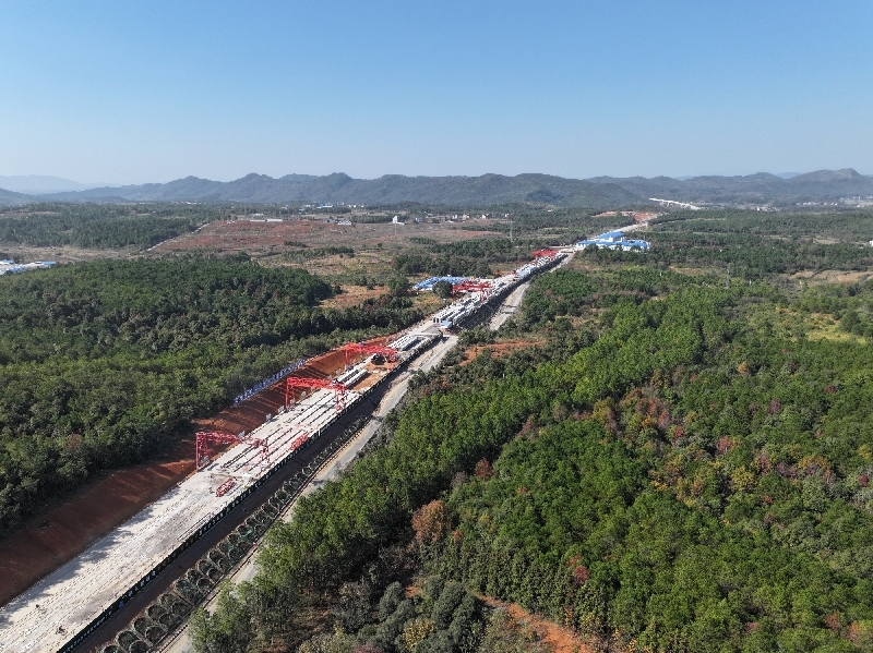 桂新高速进入关键阶段预计2026年10月通车