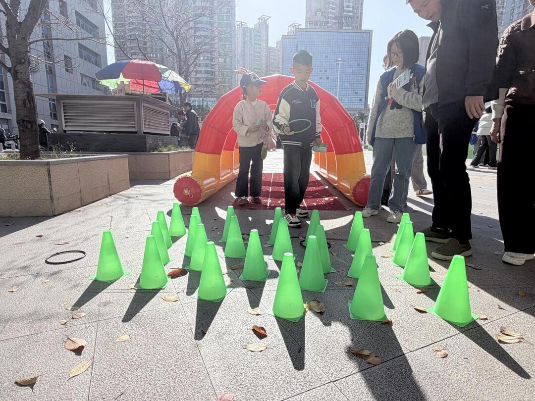 垃圾分类进湘超，绿茵场边刮起环保新风尚