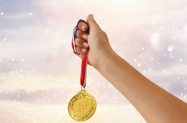 苏翊鸣：包揽金银，我们做到了！