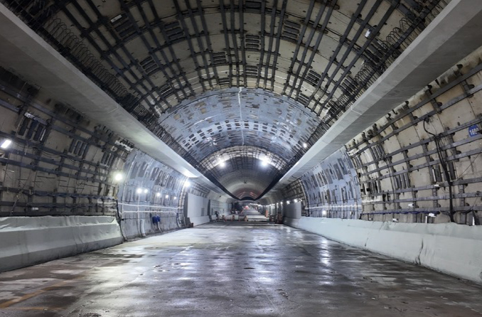 盾构机江底“牵手”！江阴靖江长江隧道主体结构完工