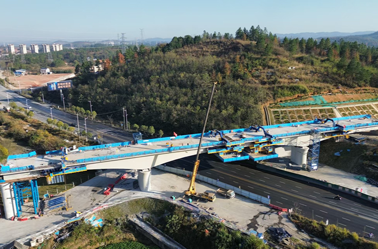 邵永铁路莲荷塘特大桥连续梁顺利合龙