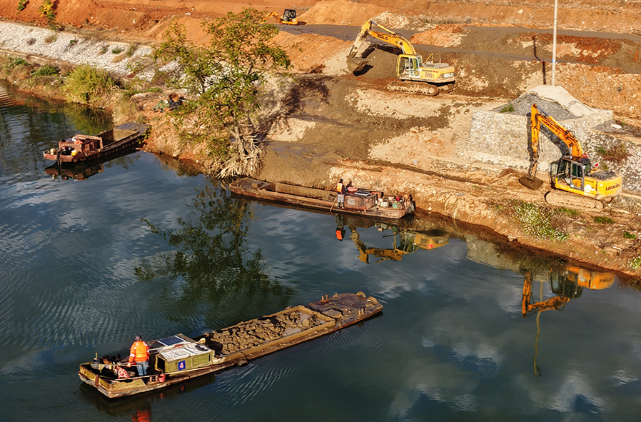 河道清淤施工忙