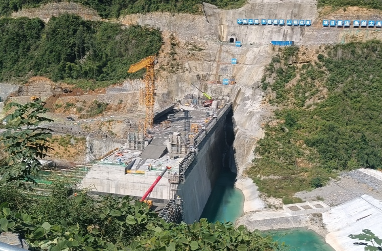 政府之手筑牢“支撑” 市场之手激发“活力”@湖南日报要闻头条