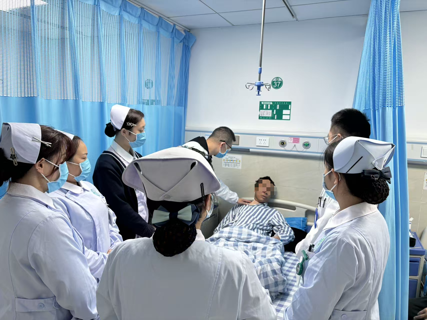 蓝山县中心医院突破技术瓶颈成功完成两例超长时程滤器取出术