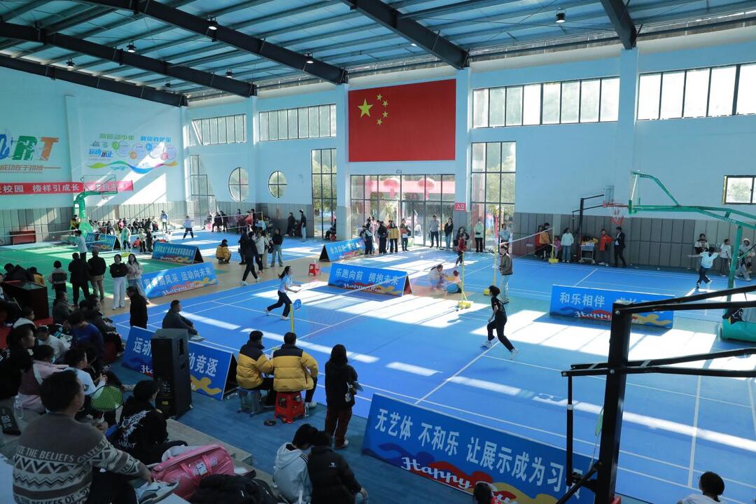 会同县：举行“奔跑吧·少年”2025年中小学羽毛球比赛