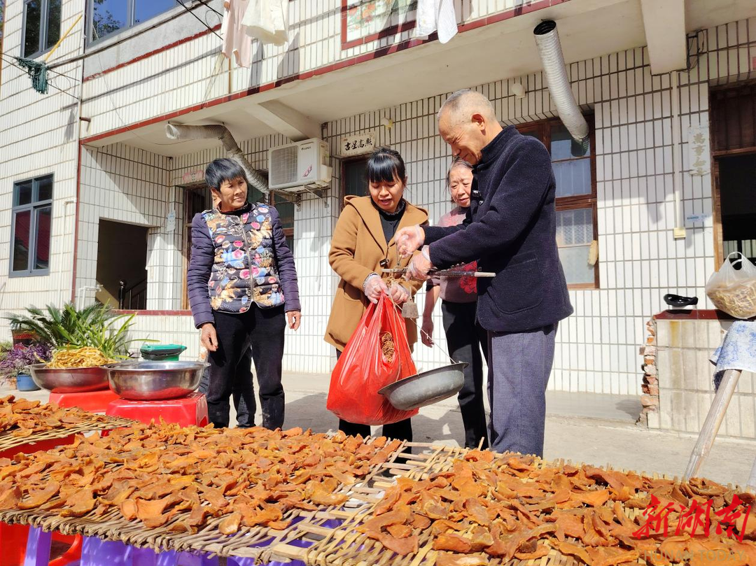 杏子铺镇：助农带货让“流量”变“销量”