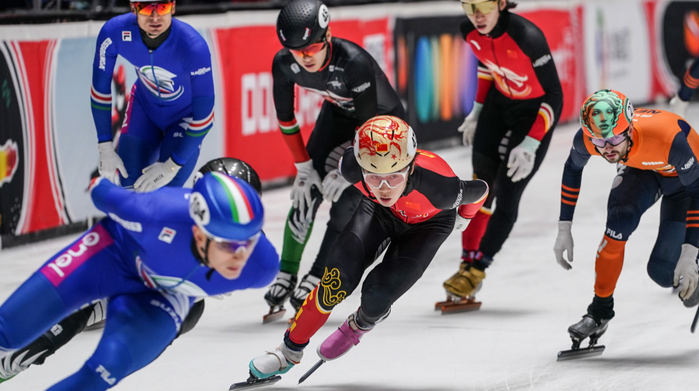 短道速滑——世巡赛第四站：中国队获男子5000米接力亚军