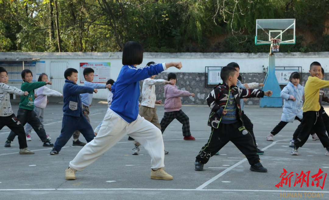 湖南人文科技学院能源与机电工程学院开展“党建＋双碳”特色课堂