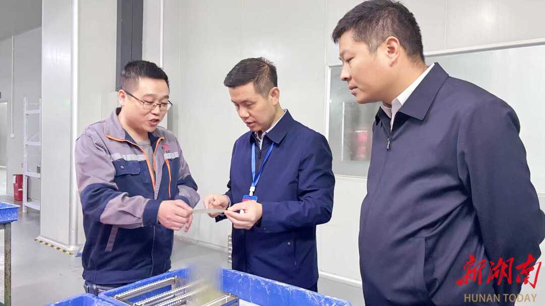 永州经开区：周润润深入园区企业开展“送解优”调研活动