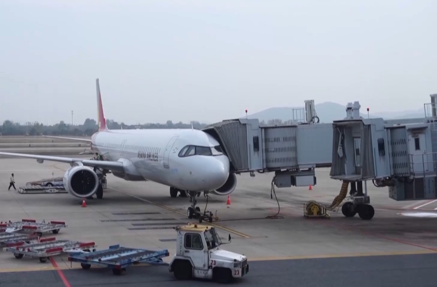 优质座位大量被“锁” 10家航司被调查 揭开乘机选座“潜规则”