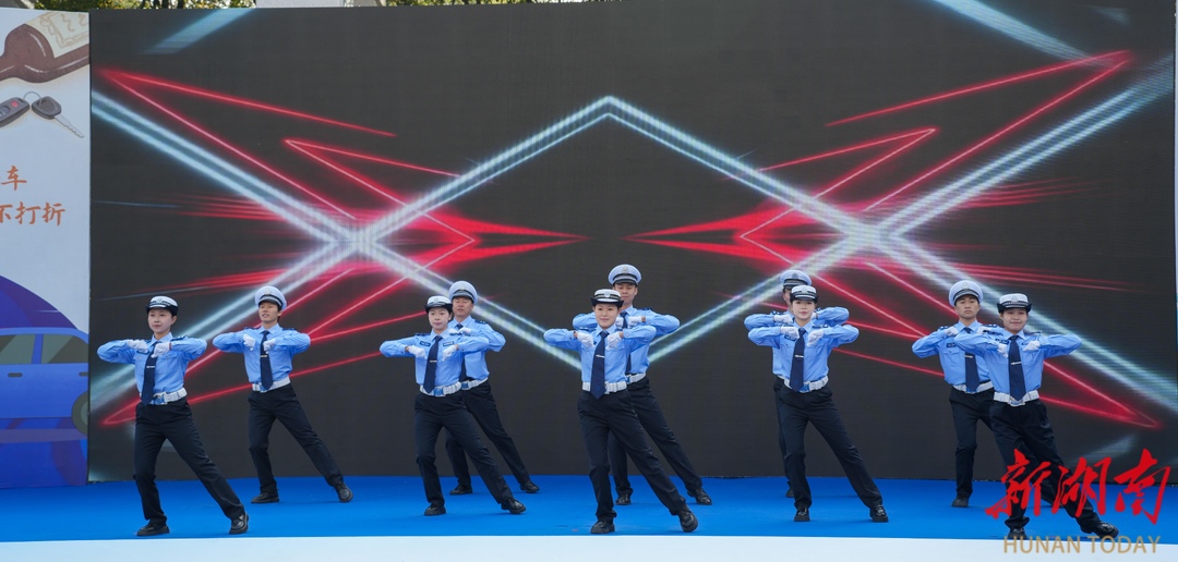 邵阳举行122“全国交通安全日”主题活动