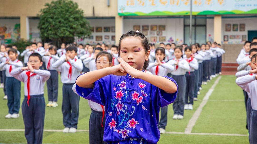 长沙市芙蓉区育华小学秋季运动会武术展示惊艳全场