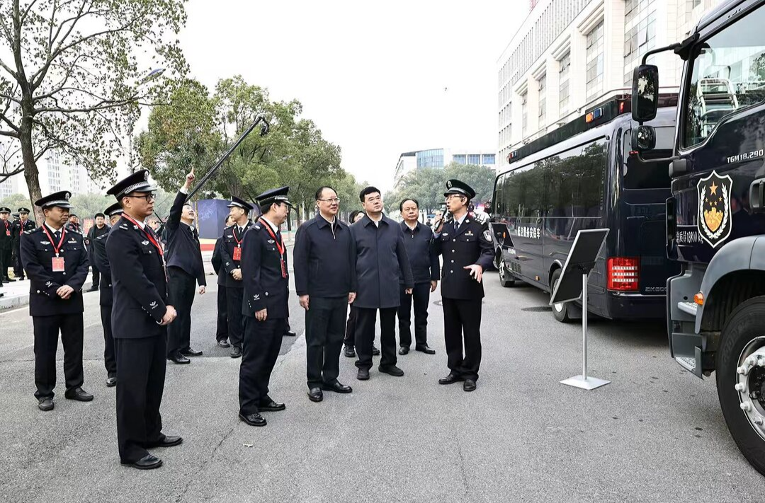 毛伟明观摩全省公安机关实战演练