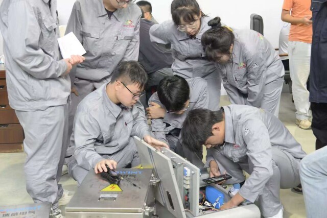 一个关于“不断电”的青春承诺—— “失聪”的电路卫士，被一群00后“治”好了