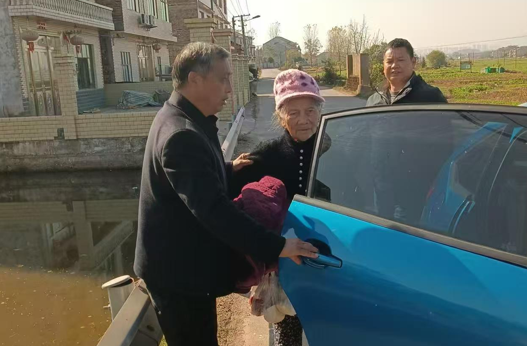 紧急寻人显担当 高效调度护平安——茶陵县思聪街道综治中心多力联动找回走失老人