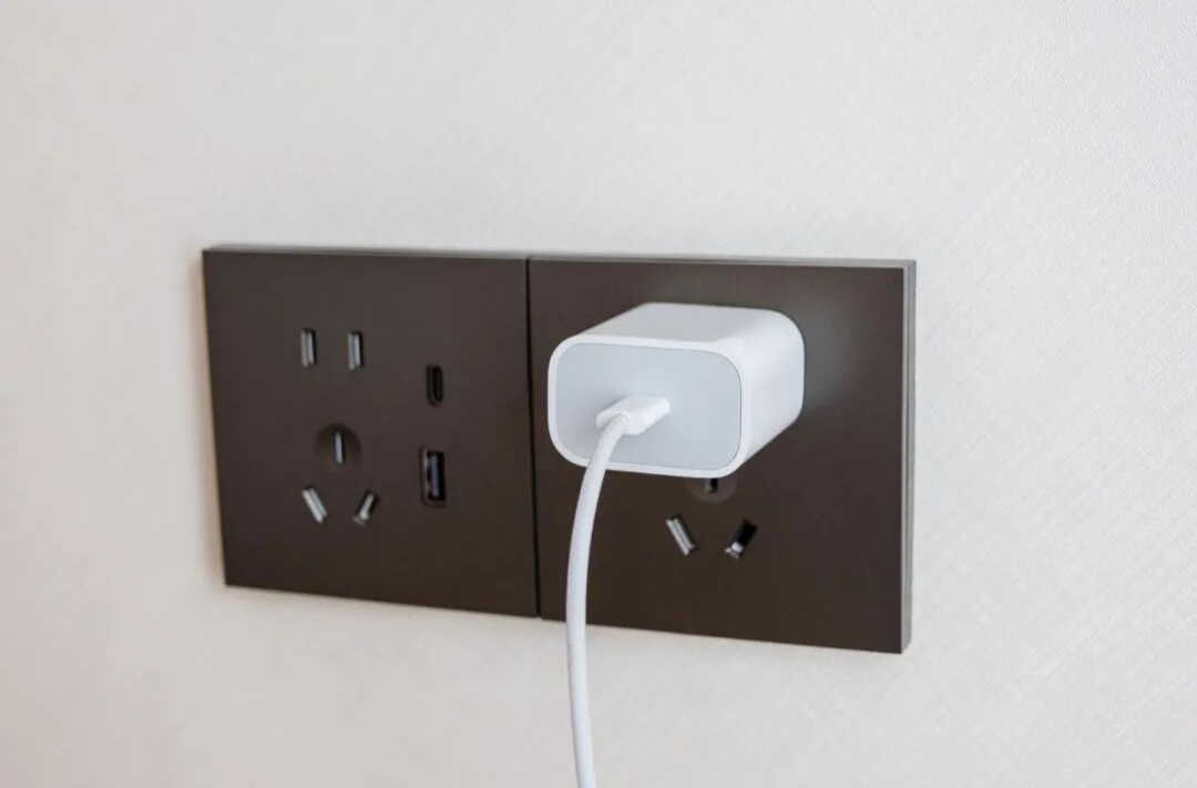 十几块和上百块的充电头，到底有什么区别？