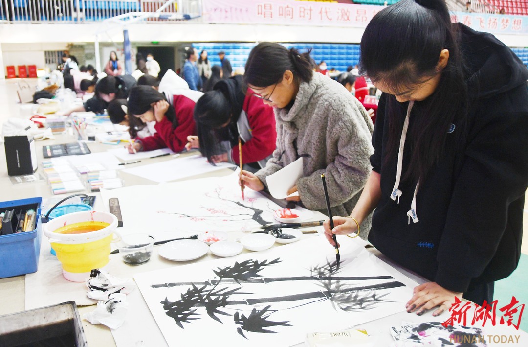 江永县：书画才艺比拼  提升美育素养