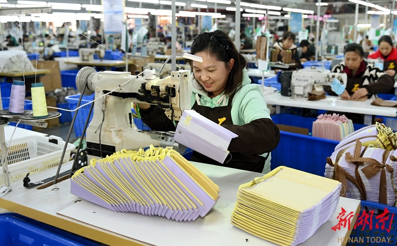 ​乡村企业 便民就业