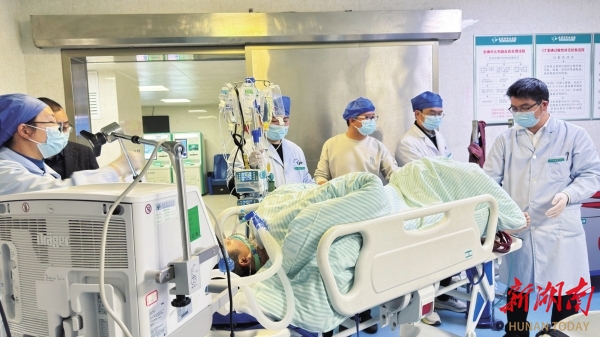 无私“传帮带” 护患者安康@湖南日报版面头条