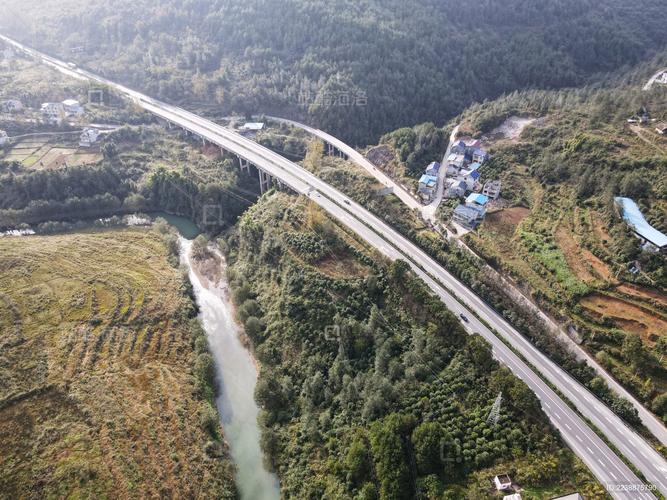 905交通广播丨湖南S10张花高速一路段即将进行封闭施工，为期半个月