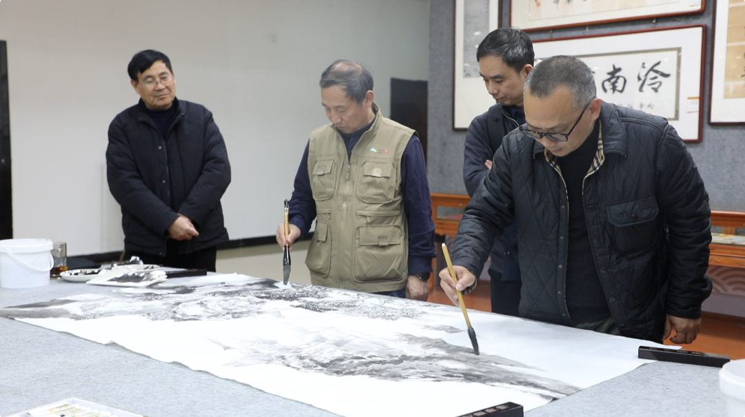 10余名文艺创作者走进宁远，以笔墨为媒展现九嶷山独特魅力