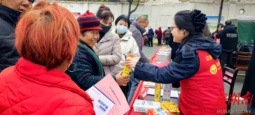 津市市开展“宪法宣传周”集中宣传活动