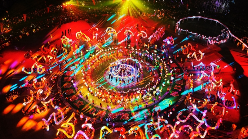 龙狮展演闹盛会