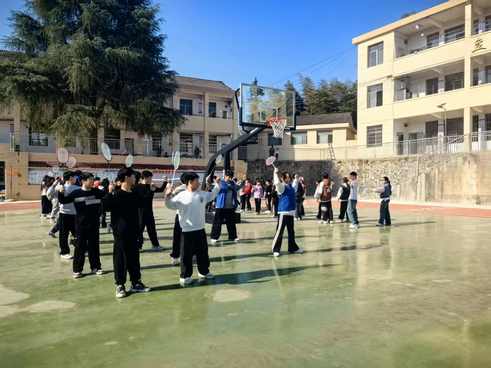 国际志愿者日，湖南志愿服务队为桃江留守儿童播撒运动希望