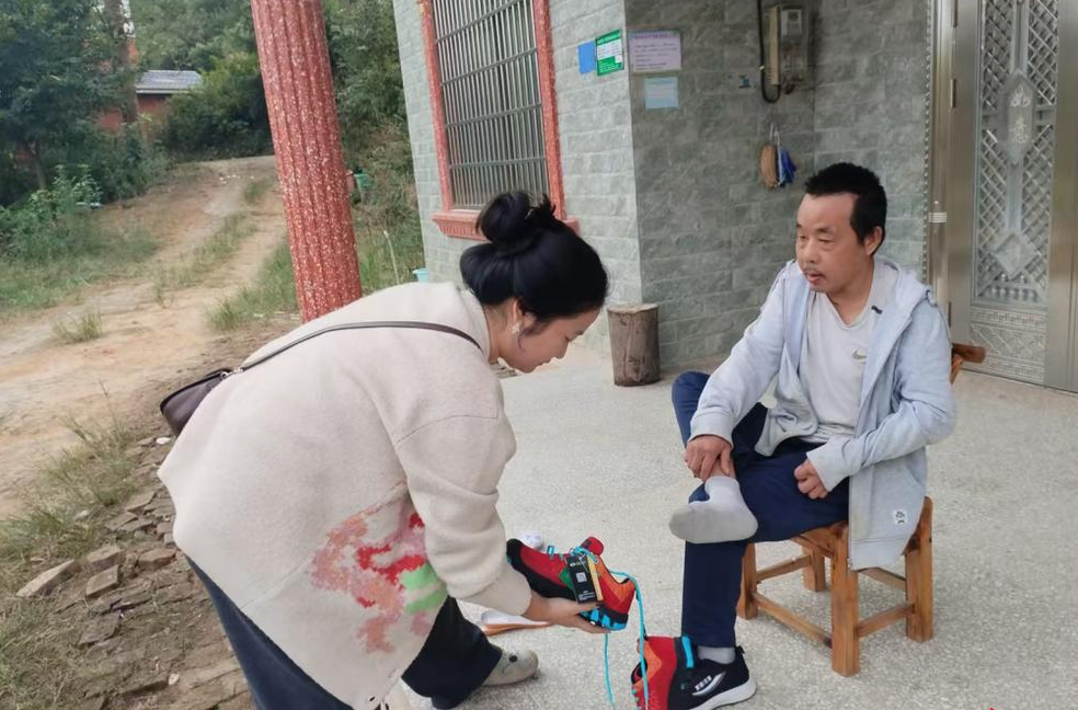 浔阳街道：携手公益组织，情暖脱贫群众