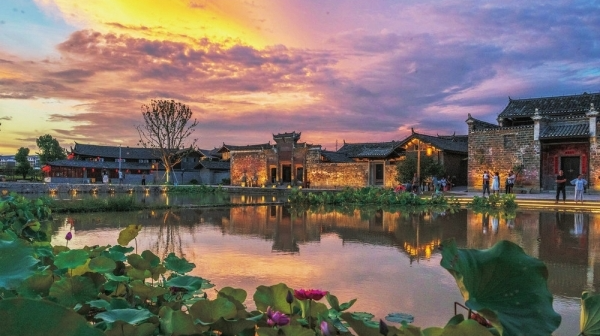 “三无景区”蝶变“香饽饽”，怀化荆坪古村何以掌握流量密码？