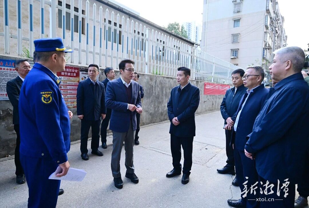 胡贺波深入一线督导烟花爆竹安全管理、高层建筑消防安全等工作