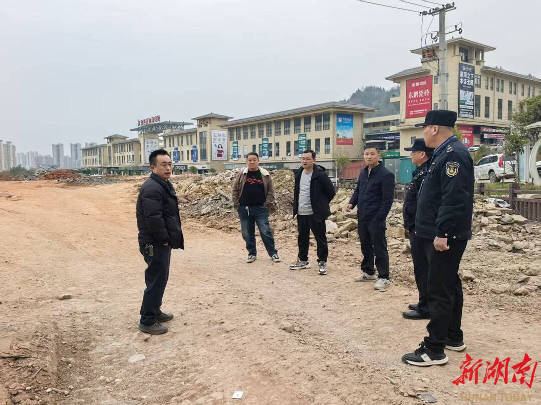 桑植县开展道路运输专项执法行动