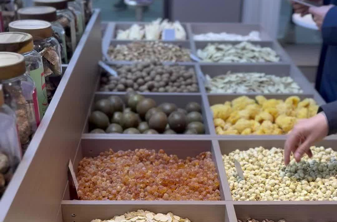 新征程，新样范｜借道短视频，95后“药三代”让“脆皮青年”爱上新中式养生